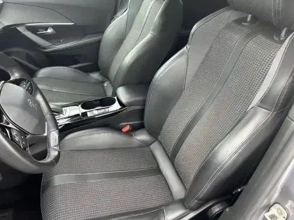 Photo 10 Peugeot 2008  BlueHDi 130 S&S EAT8