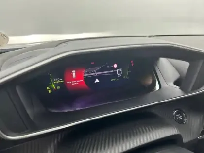 Photo 9 Peugeot 2008  BlueHDi 130 S&S EAT8