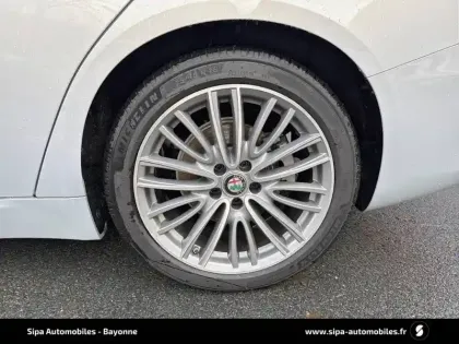 Photo 10 Alfa Romeo Giulia  2.2 190 ch AT8