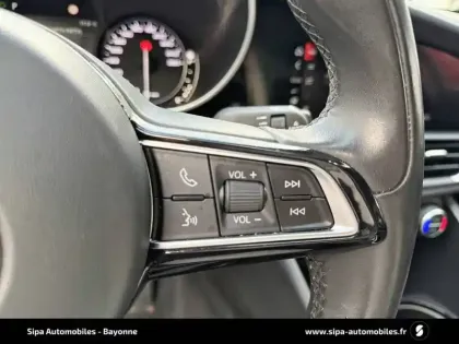 Photo 13 Alfa Romeo Giulia  2.2 190 ch AT8