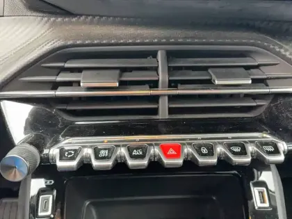 Photo 22 Peugeot 208  PureTech 100 S&S EAT8