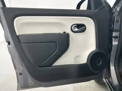 Photo 19 Renault Twingo  III SCe 65