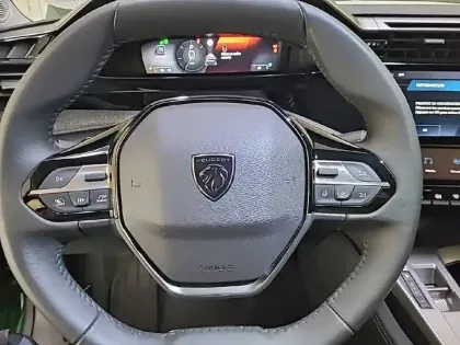 Photo 29 Peugeot 308  Hybrid 145 e-DCS6