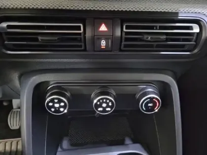 Photo 22 Citroën C3  Turbo 100 ch BVM6