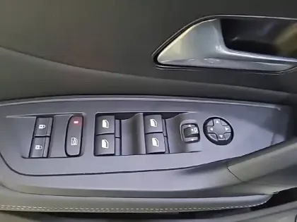 Photo 26 Peugeot 308  BlueHDi 130ch S&S EAT8