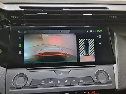 Photo 19 Peugeot 308  BlueHDi 130ch S&S EAT8