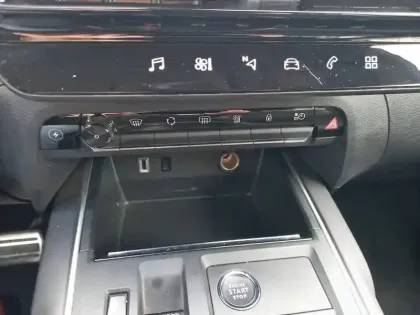 Photo 14 Citroën C5 aircross  Hybride Rechargeable 225 e-EAT8