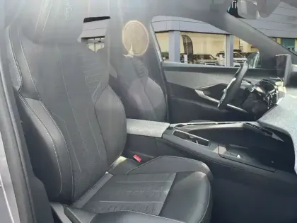 Photo 8 Peugeot 3008  Hybrid 136 e-DCS6