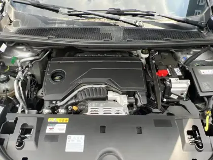 Photo 22 Peugeot 3008  Hybrid 136 e-DCS6