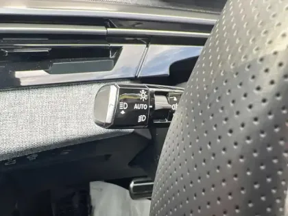 Photo 12 Peugeot 3008  Hybrid 136 e-DCS6