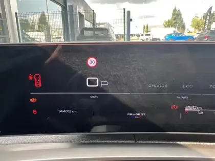 Photo 5 Peugeot 3008  Hybrid 136 e-DCS6