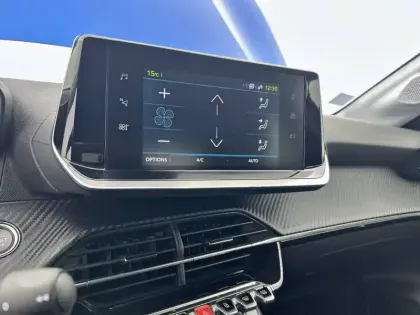 Photo 21 Peugeot 208  Electrique 50 kWh 136ch