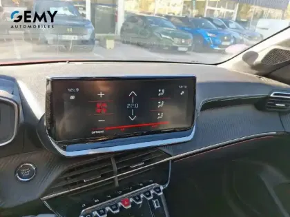 Photo 15 Peugeot 208  PureTech 130 S&S EAT8