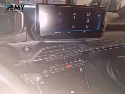 Photo 12 Peugeot 2008  BlueHDi 110 S&S BVM6