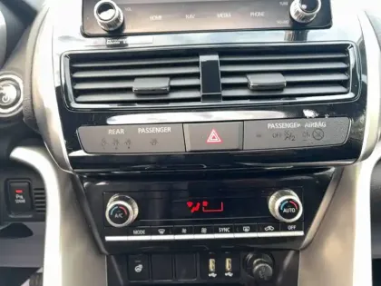 Photo 19 Mitsubishi Eclipse Cross  2.4 MIVEC PHEV Twin Motor 4WD