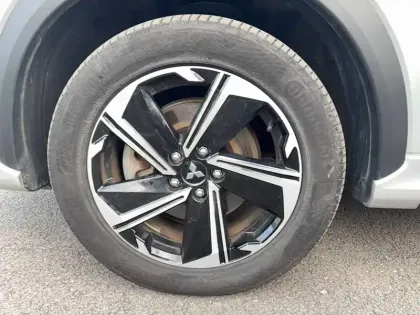 Photo 8 Mitsubishi Eclipse Cross  2.4 MIVEC PHEV Twin Motor 4WD