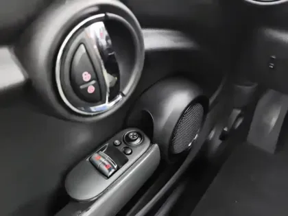 Photo 15 Mini Mini Hatch 3 Portes One 102 ch BVA6