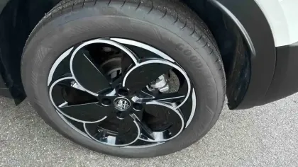 Photo 23 Alfa Romeo Junior  1.2 Ibrida 136 ch eDCT6