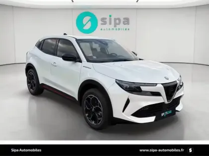 Photo 8 Alfa Romeo Junior  1.2 Ibrida 136 ch eDCT6