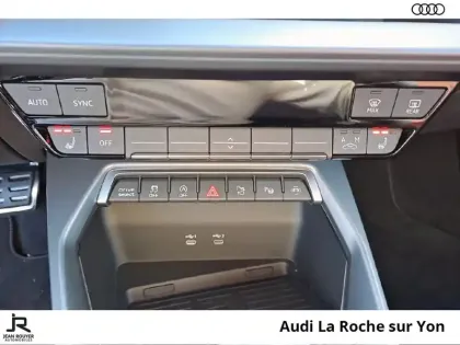 Photo 14 Audi A3  PI SPORTBACK 35 TFSI 150 S TRONIC 7