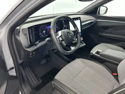 Photo 13 Renault Megane  E-Tech 220 ch autonomie confort AC22