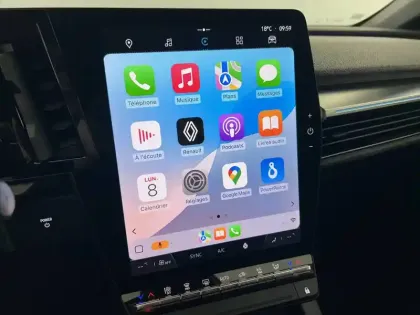 Photo 15 Renault Megane  E-Tech 220 ch autonomie confort AC22