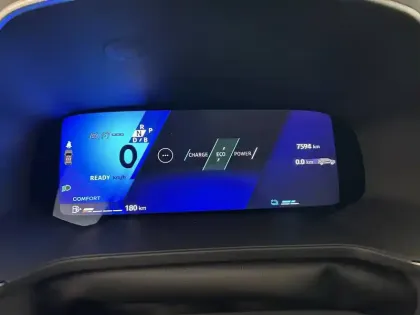 Photo 25 Renault Symbioz  E-Tech full hybrid 145