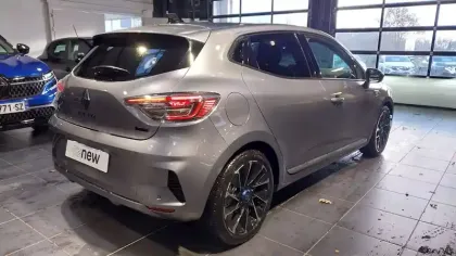 Photo 2 Renault Clio  E-Tech full hybrid 145