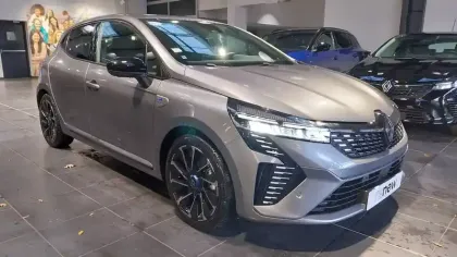 Photo 1 Renault Clio  E-Tech full hybrid 145