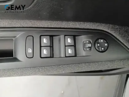 Photo 11 Peugeot 5008  PureTech 130ch S&S EAT8