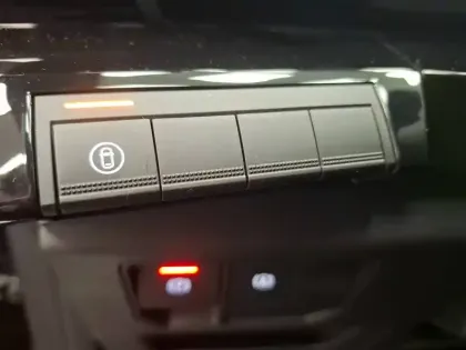 Photo 22 Renault Austral  E-Tech full hybrid 200 GSR2