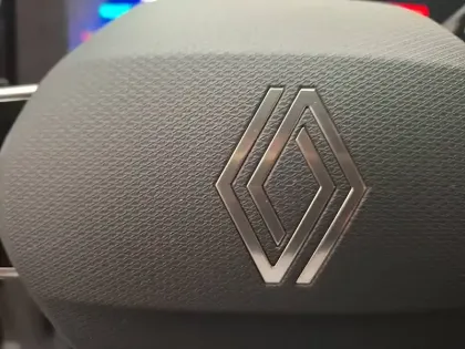 Photo 28 Renault Austral  E-Tech full hybrid 200 GSR2