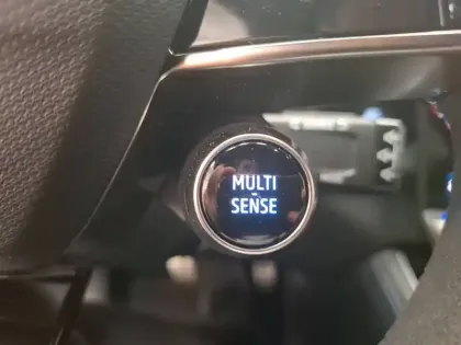 Photo 27 Renault Austral  E-Tech full hybrid 200 GSR2