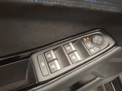 Photo 18 Renault Austral  E-Tech full hybrid 200 GSR2