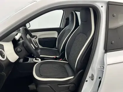 Photo 37 Renault Twingo  III E-Tech