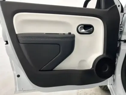 Photo 39 Renault Twingo  III E-Tech