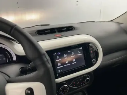 Photo 40 Renault Twingo  III E-Tech