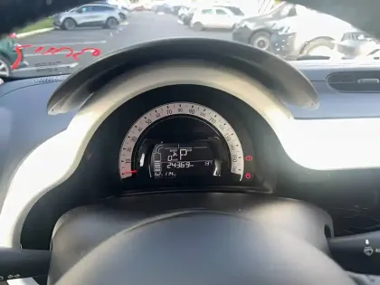 Photo 13 Renault Twingo  III E-Tech