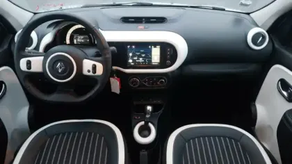 Photo 28 Renault Twingo  III E-Tech