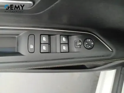 Photo 12 Peugeot 3008  Hybrid4 300 e-EAT8