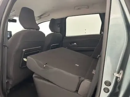 Photo 34 Dacia Jogger  Hybrid 140 7 places GSR2