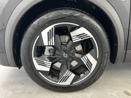 Photo 27 Renault Symbioz  E-Tech full hybrid 145