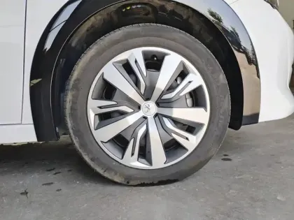 Photo 20 Peugeot 208 Gén. II Ph1 NG Active 5