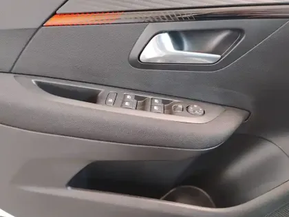 Photo 15 Peugeot 208 Gén. II Ph1 NG Active 5