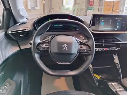 Photo 10 Peugeot 208 Gén. II Ph1 NG Active 5