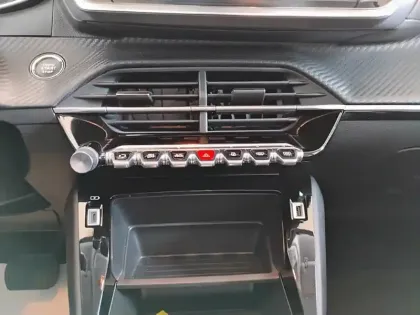 Photo 11 Peugeot 208 Gén. II Ph1 NG Active 5