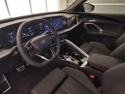 Photo 8 Audi Q5  e-hybrid 299 ch S tronic 7 Quattro