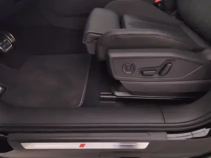 Photo 10 Audi Q5  e-hybrid 299 ch S tronic 7 Quattro