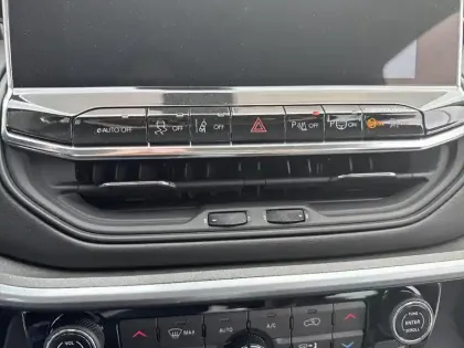 Photo 37 Jeep Compass  1.5 Turbo T4 130 ch BVR7 e-Hybrid