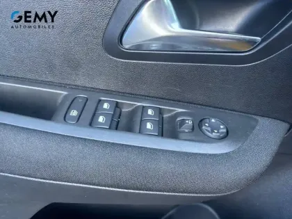 Photo 20 Peugeot 208  BlueHDi 100 S&S BVM6